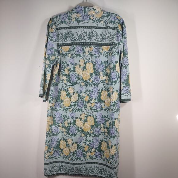 Vintage Models House Coat with Florals, Size Medium - Picture 4 of 9